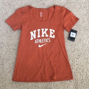 Burnt orange Nike tee